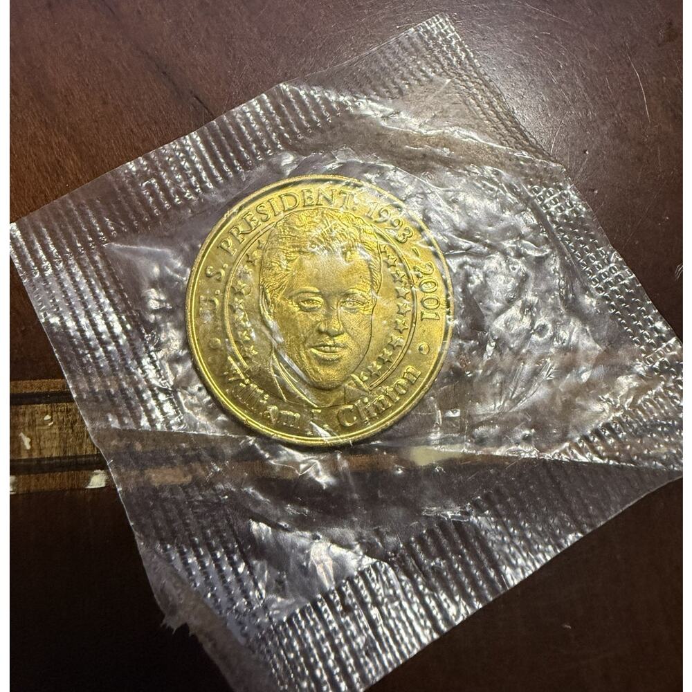 NEW (Sealed) Sunoco Presidental Coin (First Coin) Bill Clinton Series 2000 Year